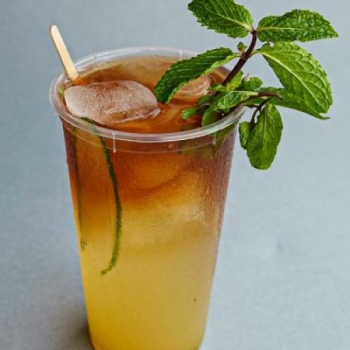 Chá-Refrescante-de-Limão-com-Hortelã-e-Mel