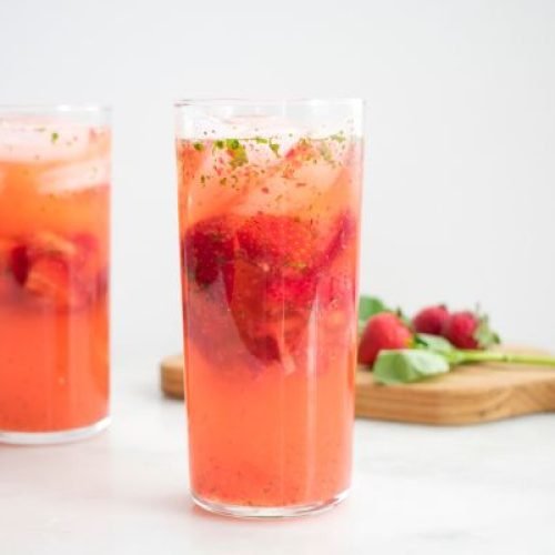 Limonada-de-Morango-com-Manjericão